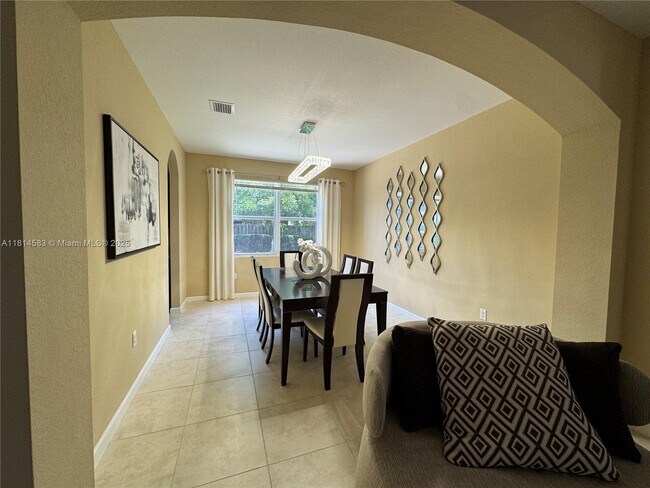 Building Photo - 24921 SW 118 Ct