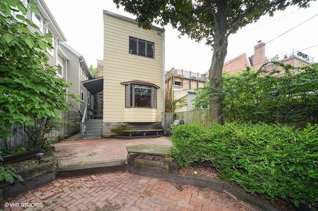 Building Photo - 2112 N Dayton St