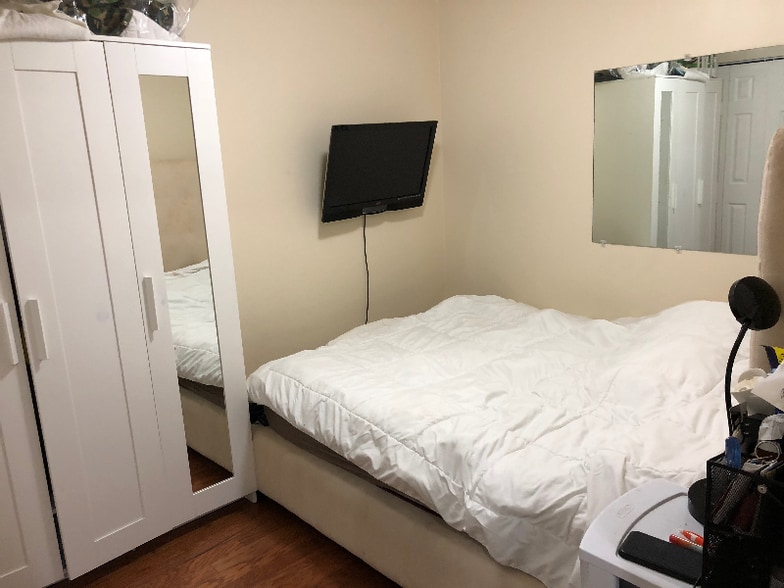 Building Photo - 25411 Morse Dr