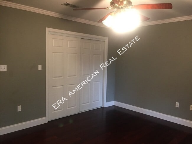 Building Photo - 53 Hillcrest Dr