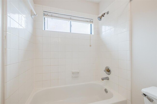 Building Photo - 5706 Cielio Bay Ct