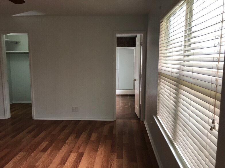 Primary Room Bathroom - 867 Spyglass Dr