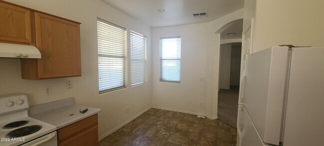 Building Photo - 4 Bedroom, 3 Bathroom Fincher Creek Home