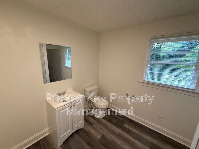 Building Photo - 4692 College St