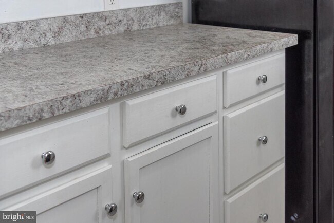 Building Photo - 7607 Eastern Ave NW