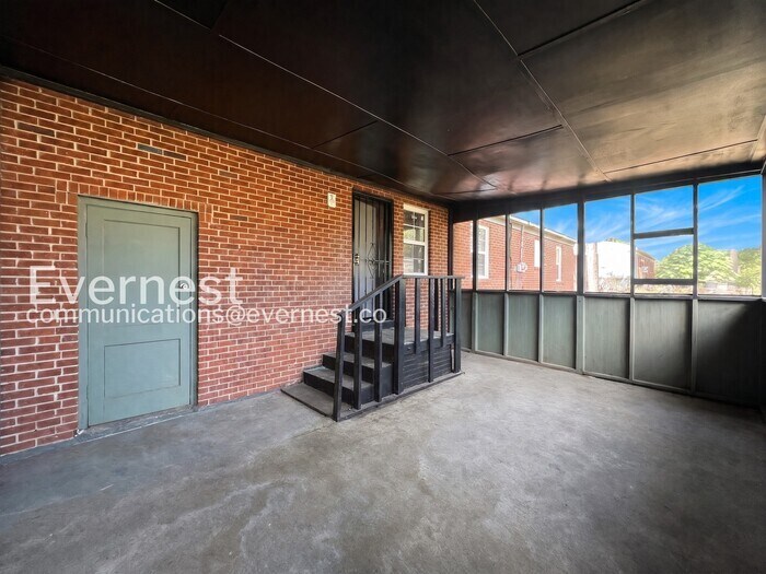 Building Photo - 284 E Holmes Rd