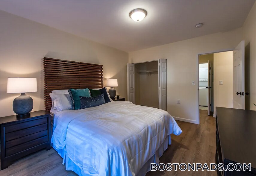 Building Photo - 757 Highland Ave