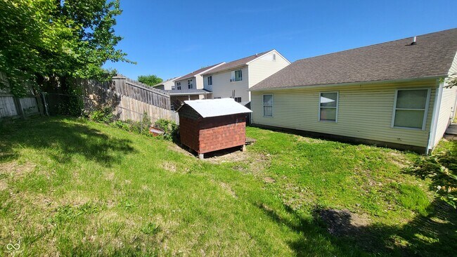 Building Photo - 1877 E Werges Ave