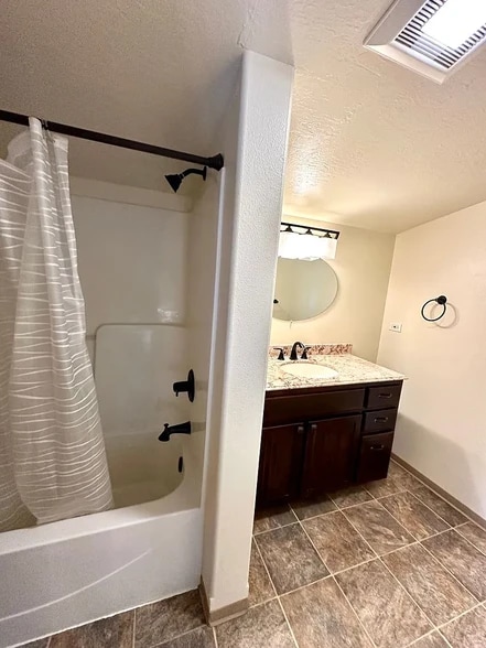 upstairs bathroom - 40111 Frogberry St