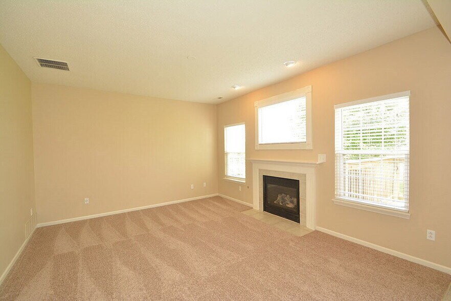 Building Photo - 8010 Whitaker Valley Blvd