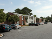 Building Photo - Carriage House