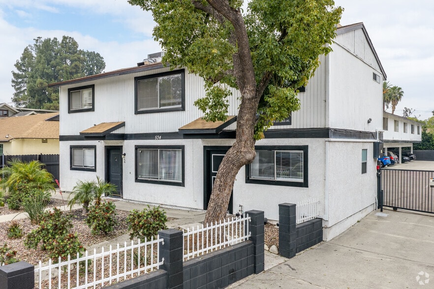 Building Photo - Treasured Townhomes