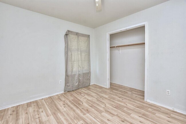 Building Photo - 3007 Crystal Cove