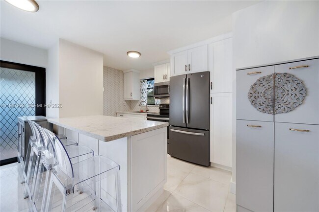 Building Photo - 2801 SW 106th Ave