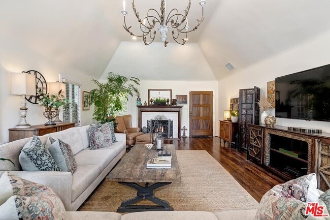 Building Photo - 5966 Graciosa Dr