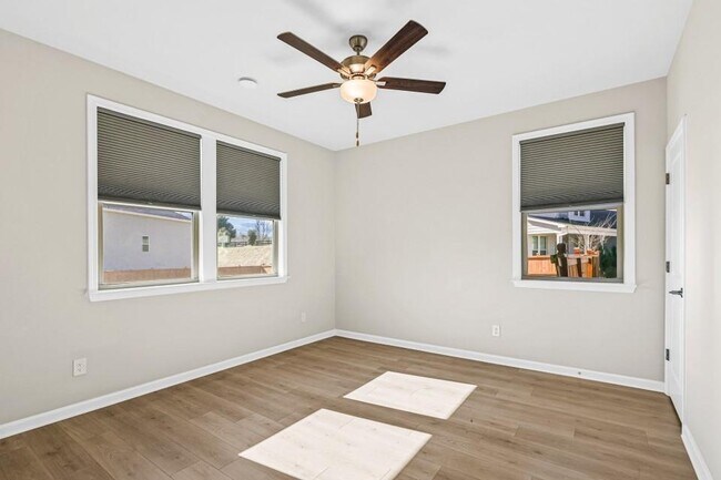 Building Photo - 405 Founders Walk