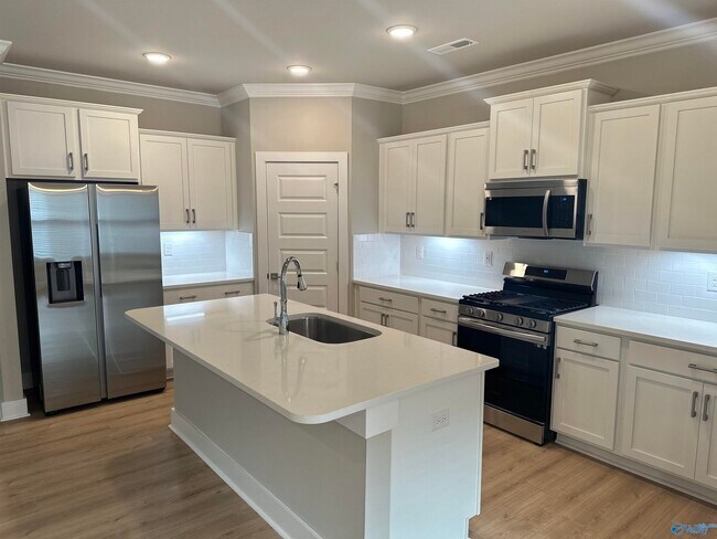 Building Photo - 6028 Margie Collins Dr SE