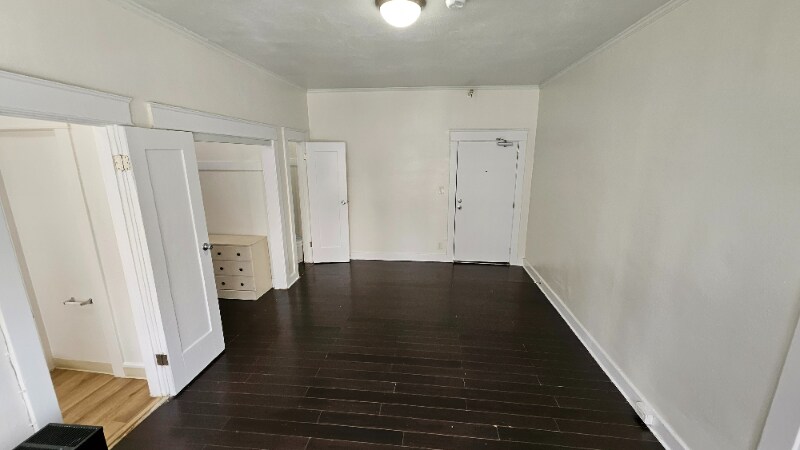 Building Photo - 1026 Ingraham St