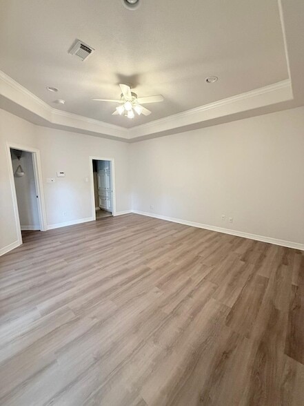 Building Photo - 3115 Evergreen Oak Dr