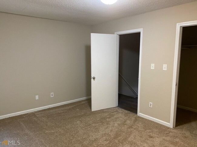 Building Photo - 5609 Windwood Rd