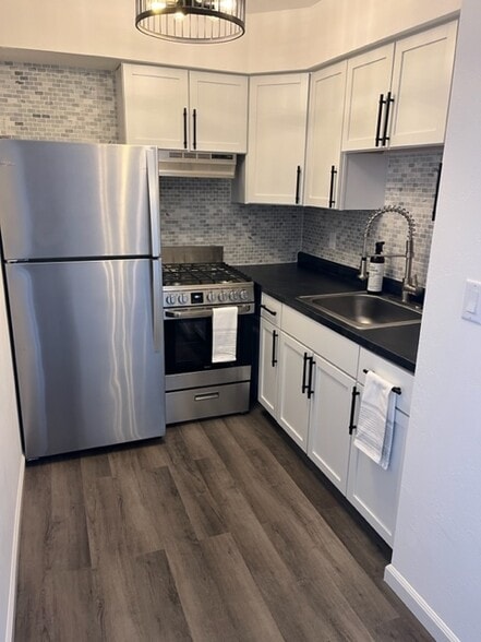 Building Photo - Saint Clair Apartments