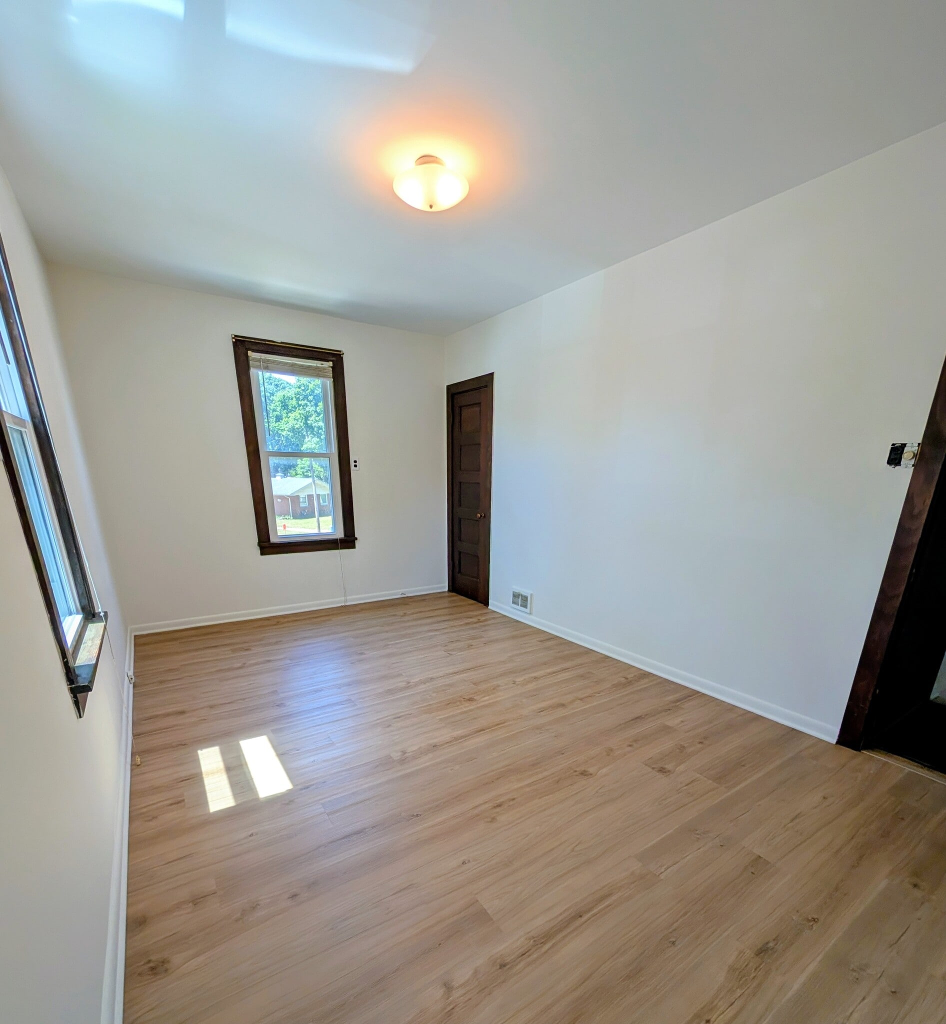 Building Photo - 15007 S Illinois St