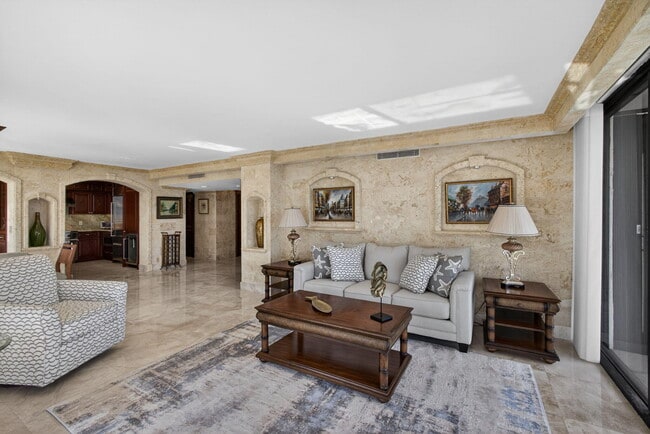 Building Photo - 3400 N Ocean Dr