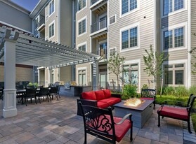 Building Photo - Crossings Raritan