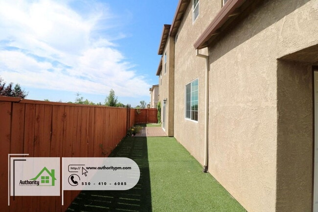 Building Photo - 671 Mission De Oro Dr
