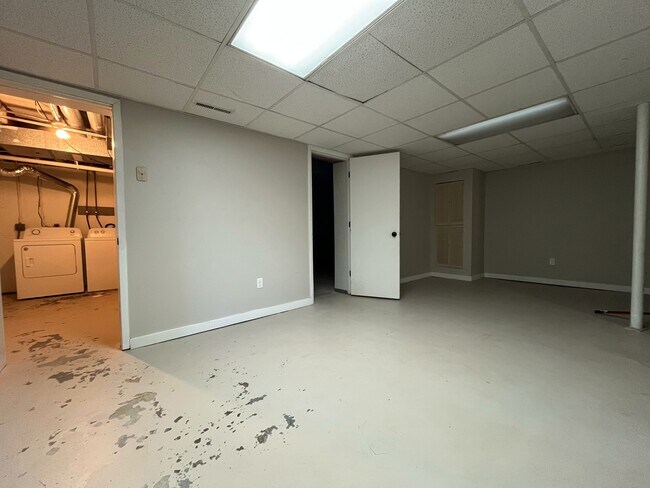 Building Photo - 3948 43rd St