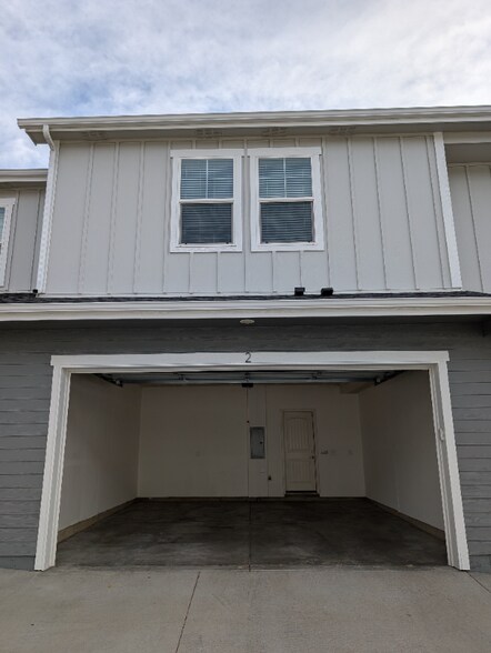 Building Photo - 3056 County Fair Ln