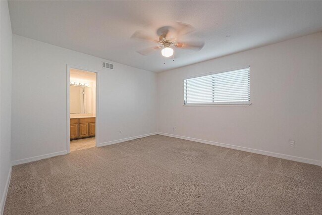 Building Photo - 1330 Augusta Dr