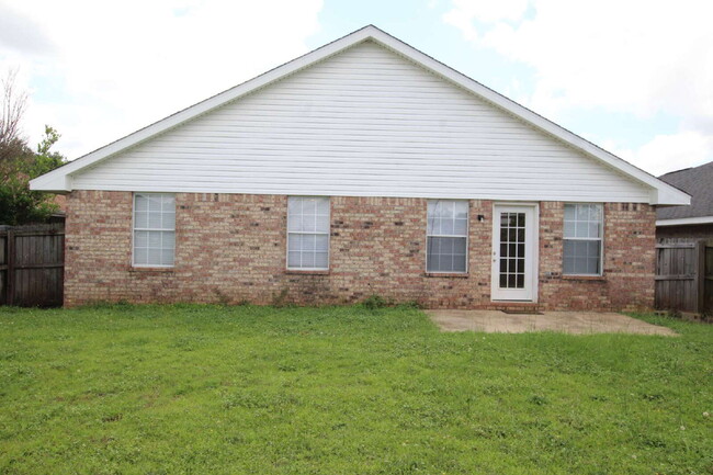 Building Photo - Pet Friendly 4BR Near NAS, Beaches & More!...