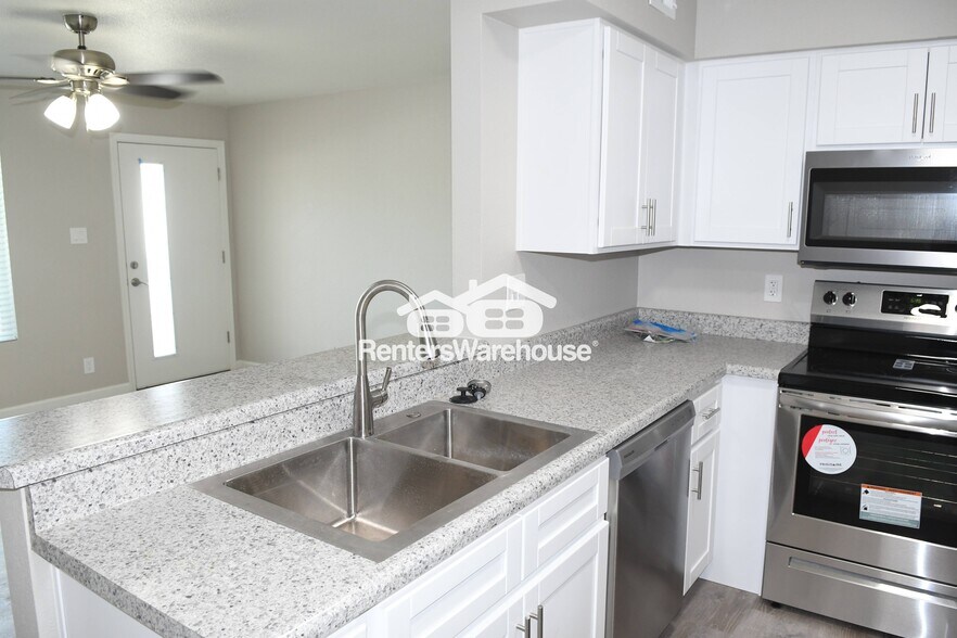 Building Photo - 7519 N 12th St