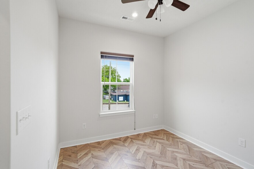 Building Photo - 9 Wentworth Ln