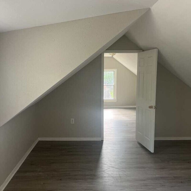 Building Photo - 3233 W 50th St