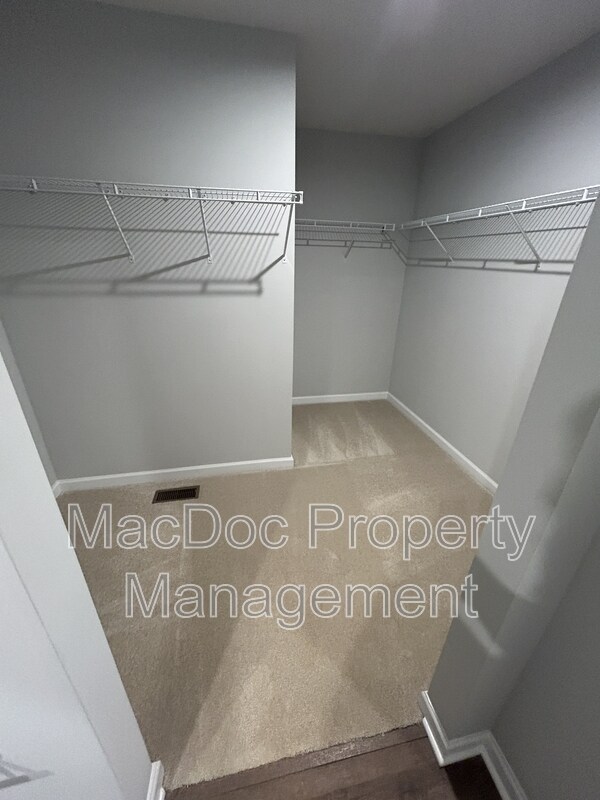 Building Photo - 2644 High Point Dr