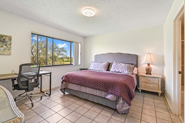 Building Photo - 2500 Presidential Way