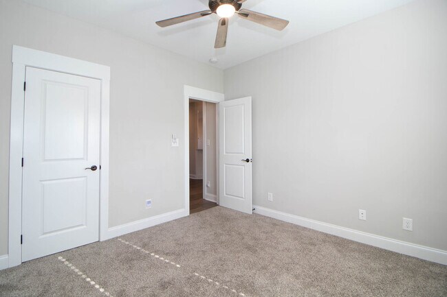Building Photo - 1441 Hereford Blvd