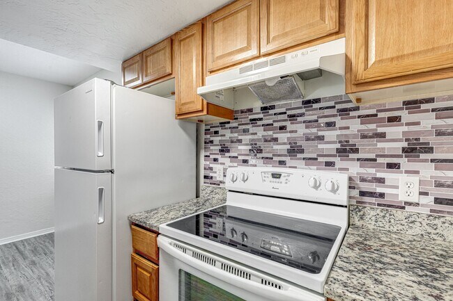 Building Photo - Beautiful 2bed/2bath Flat