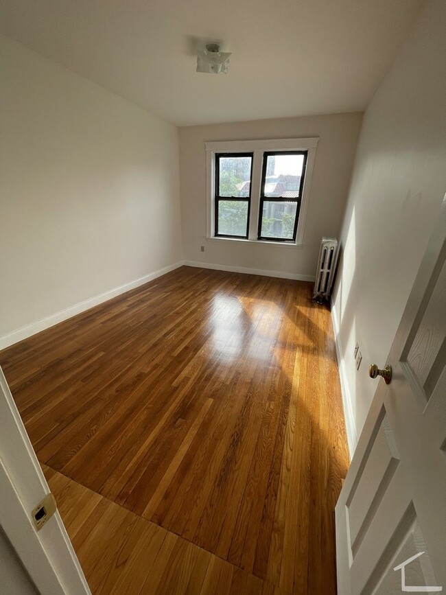 Building Photo - 41 Egremont Rd