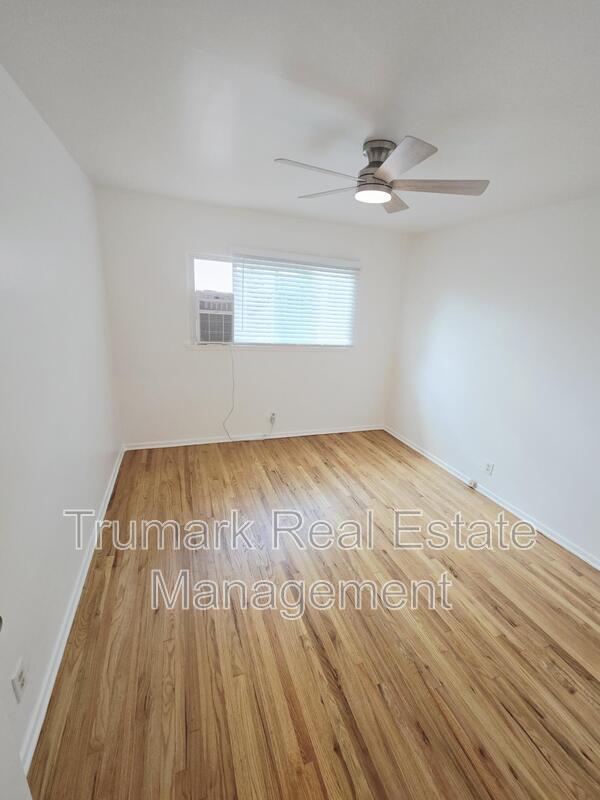 Building Photo - 2427 N Brighton St