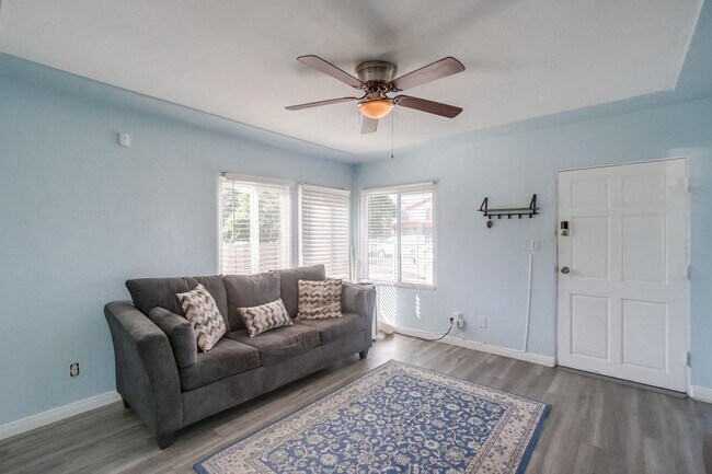 Building Photo - Newly Renovated And Ready For Occupancy