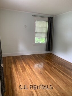 Building Photo - 256 Main St