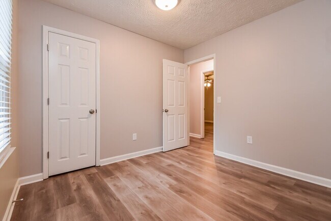 Building Photo - 1443 Devon Mill Way