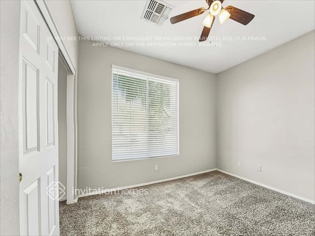 Building Photo - 3213 S 103rd Dr