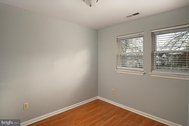 Building Photo - 8360 Montgomery Run Rd