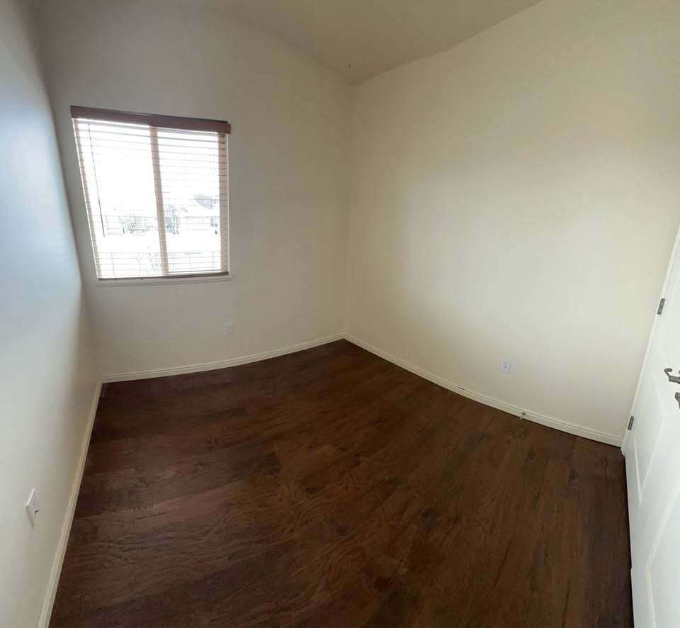 Building Photo - 114 E Bella Monte Dr
