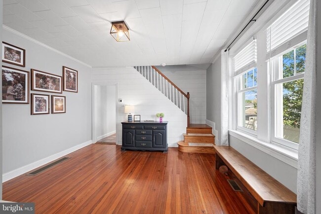 Primary Photo - 226 E 8th Ave