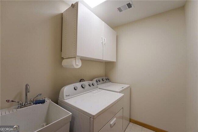 Building Photo - 127 Columbine Dr
